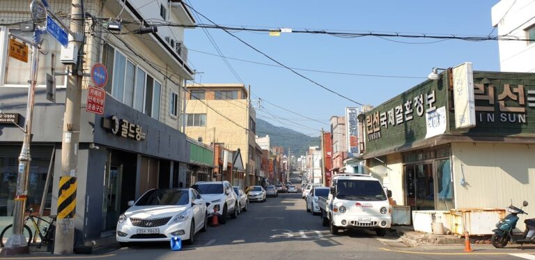 기억의 퍼즐을 찾아 동네 한 바퀴