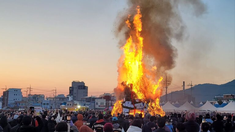 포토에세이 – 정월 대보름 달집태우기