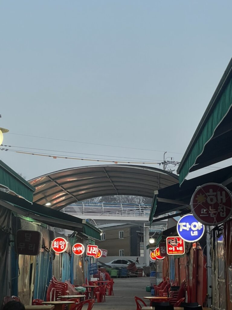 바다가 한상 가득 용궁카페 – 사천 용궁포차촌